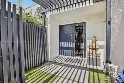 1530 W Golfview Dr, Pembroke Pines, FL 33026 - Photo 2