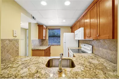 10332 Sunrise Lakes Blvd #206, Sunrise, FL 33322 - Photo 6