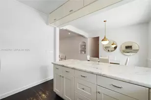 4015 N Meridian Ave, Miami Beach, FL 33140 - Photo 8