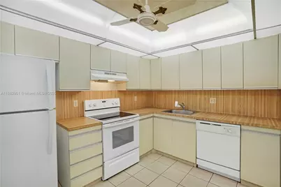 2500 Parkview Dr #2408, Hallandale Beach, FL 33009 - Photo 8