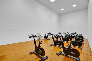 20281 E Country Club Dr, Aventura, FL 33180 - Photo 40