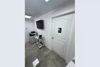 10859 NW 21st St, Sweetwater, FL 33172 - Photo 2