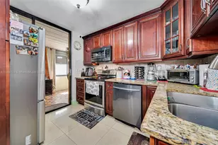 665 NE 195th St, Miami, FL 33179 - Photo 2