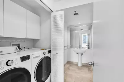 808 Brickell Key Dr #3205, Miami, FL 33131 - Photo 32