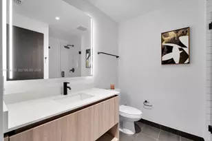 398 NE 5th St, Miami, FL 33132 - Photo 20