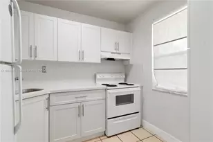 17255 SW 95th Ave, Palmetto Bay, FL 33157 - Photo 6