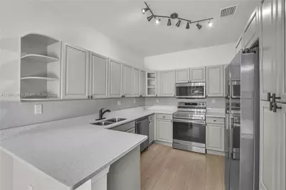 1125 Doveplum St, Hollywood, FL 33019 - Photo 1