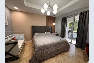 876 W Spinnaker Dr W, Hollywood, FL 33019 - Photo 14