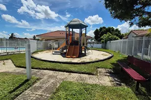 2176 NW 184th Way, Pembroke Pines, FL 33029 - Photo 22