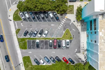 1900 NE Miami Ct, Miami, FL 33132 - Photo 2