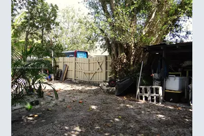 2158 NW 100th St, Miami, FL 33147 - Photo 28