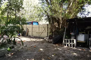 2158 NW 100th St, Miami, FL 33147 - Photo 28