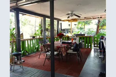 2158 NW 100th St, Miami, FL 33147 - Photo 16