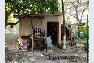 2158 NW 100th St, Miami, FL 33147 - Photo 26