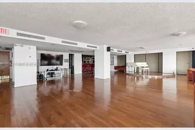 6423 E Collins Ave #206, Miami Beach, FL 33141 - Photo 18