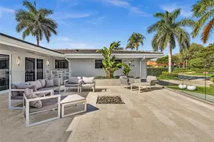 840 S Southlake Dr, Hollywood, FL 33019 - Photo 2