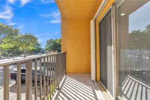 4709 NW 7th St, Miami, FL 33126 - Photo 22