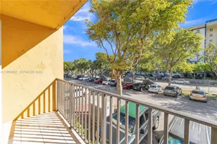 4709 NW 7th St, Miami, FL 33126 - Photo 20