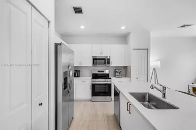 11927 NW 46th St, Coral Springs, FL 33076 - Photo 8