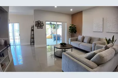 2558 NE 41st Ave, Homestead, FL 33033 - Photo 4
