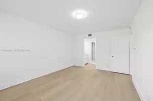 12500 SW 6th St, Pembroke Pines, FL 33027 - Photo 12