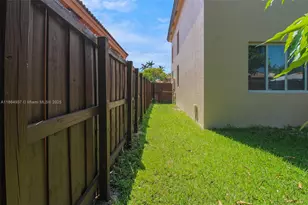 1033 NE 35th Ave, Homestead, FL 33033 - Photo 18