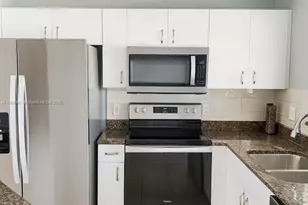 118 NE 9th Ct, Cape Coral, FL 33909 - Photo 4