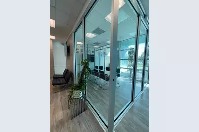 1900 N Bayshore Dr #1A, Miami, FL 33132 - Photo 6