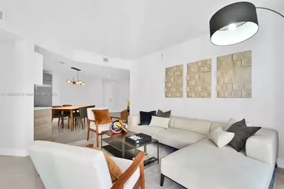 1300 Brickell Bay Dr #1910, Miami, FL 33131 - Photo 4