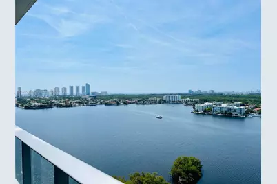 17111 Biscayne Blvd #1806, North Miami Beach, FL 33160 - Photo 2