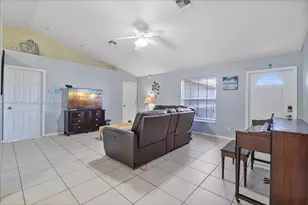 1405 SW 9th Ave, Cape Coral, FL 33991 - Photo 4