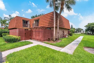 1306 SW 118th Ter, Davie, FL 33325 - Photo 1