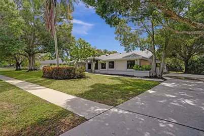 15365 Meadow Wood Dr, Wellington, FL 33414 - Photo 4