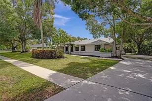 15365 Meadow Wood Dr, Wellington, FL 33414 - Photo 4