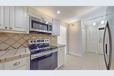 13953 Kendale Lakes Cir #210B, Miami, FL 33183 - Photo 16