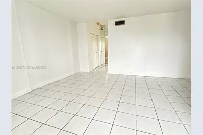 1655 W 44th Pl #511, Hialeah, FL 33012 - Photo 6