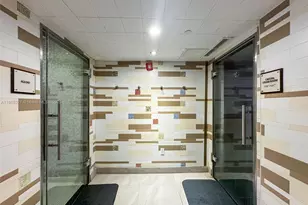 6801 Collins Ave, Miami Beach, FL 33141 - Photo 18