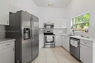 19253 NW 22nd St, Pembroke Pines, FL 33029 - Photo 8