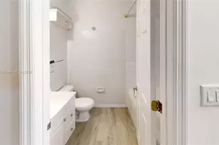 301 N Pine Island Rd, Plantation, FL 33324 - Photo 6