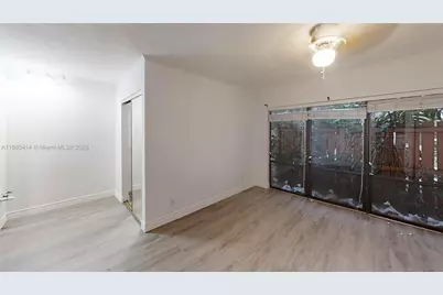 301 N Pine Island Rd #165, Plantation, FL 33324 - Photo 8