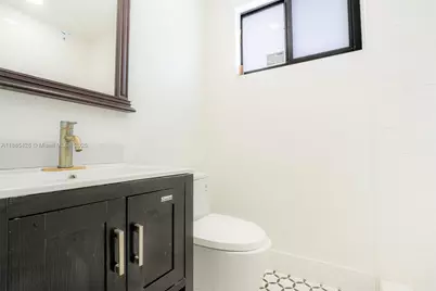 666 NW 28th St, Miami, FL 33127 - Photo 32