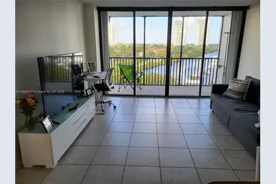 3475 N Country Club Dr #817, Aventura, FL 33180 - Photo 8