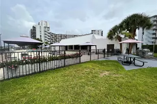 3475 N Country Club Dr, Aventura, FL 33180 - Photo 24