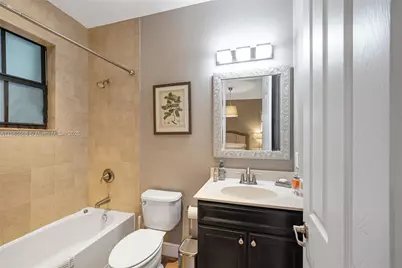 9835 NW 86th Ter, Doral, FL 33178 - Photo 24