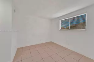 14190 W Dixie Hwy, North Miami, FL 33161 - Photo 10