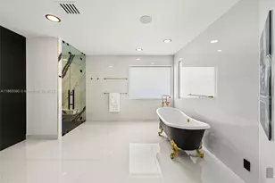 3251 NE 164th St, North Miami Beach, FL 33160 - Photo 32