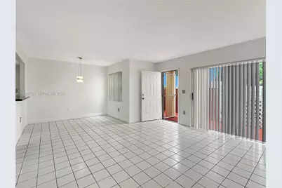 8515 NW 3rd Ln #1109, Miami, FL 33126 - Photo 4