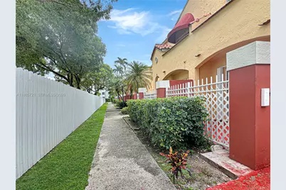 8515 NW 3rd Ln #1109, Miami, FL 33126 - Photo 2
