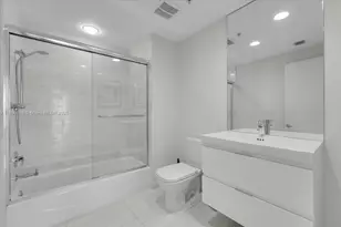 17301 Biscayne Blvd, North Miami Beach, FL 33160 - Photo 14