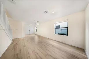 10521 W 35th Way, Hialeah, FL 33018 - Photo 16